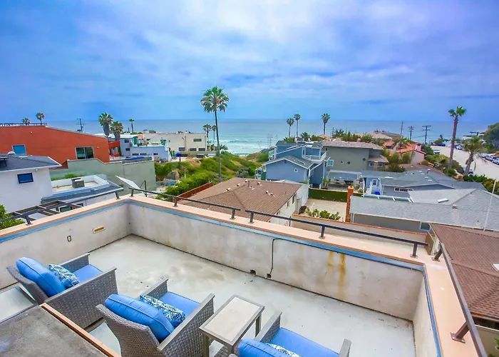 Rooftop Patio Ocean Views Surf Break Steps Away