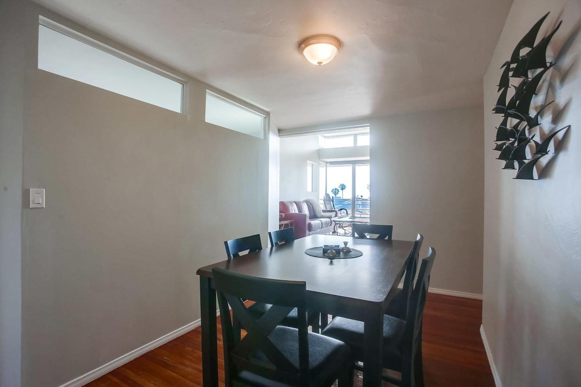 Holiday home Rooftop Patio Ocean Views Surf Break Steps Away San Diego