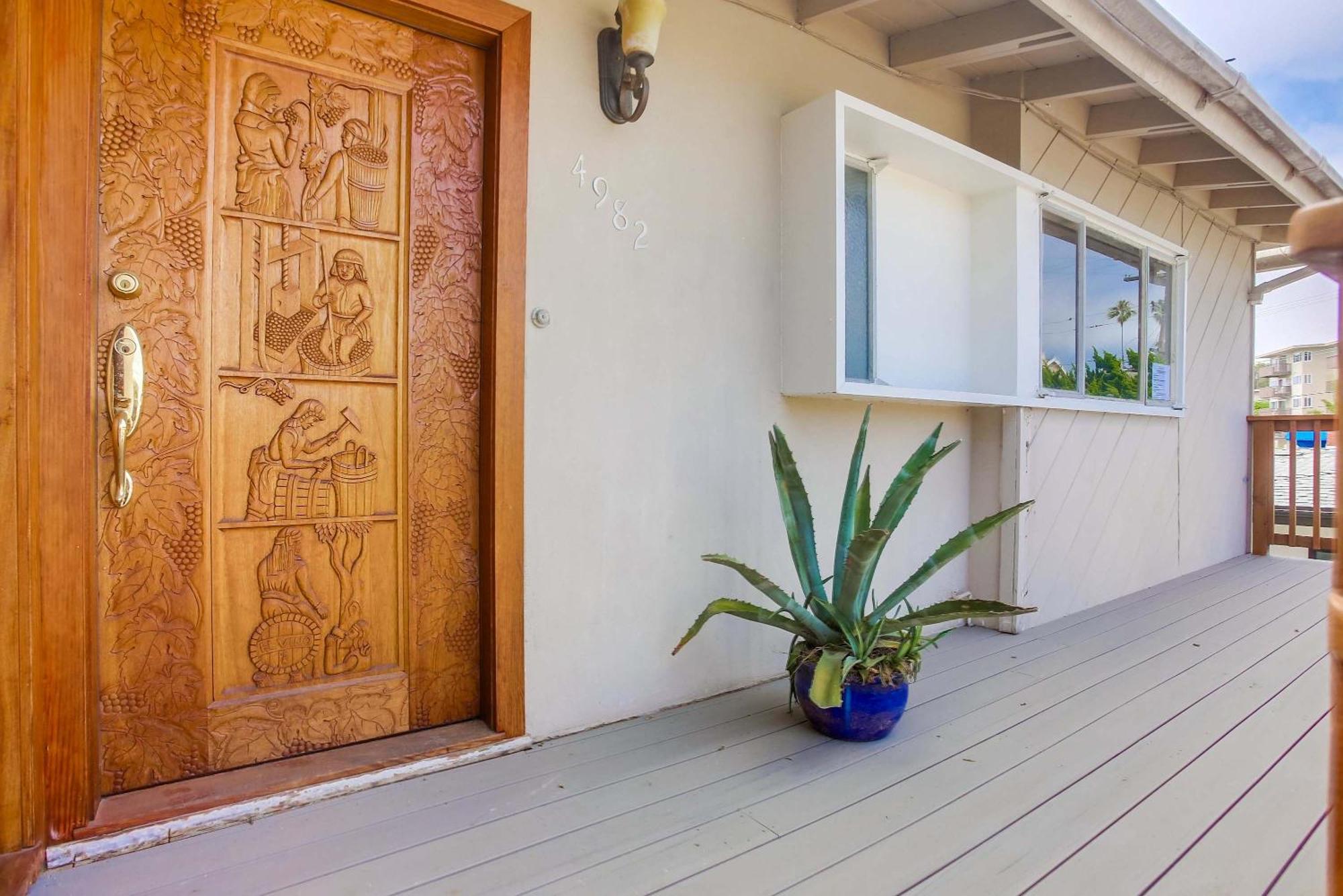 Rooftop Patio Ocean Views Surf Break Steps Away Holiday home